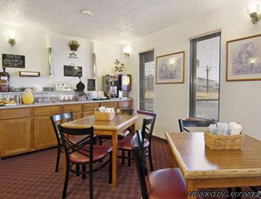 Super 8 By Wyndham Dalhart Motel Restoran gambar