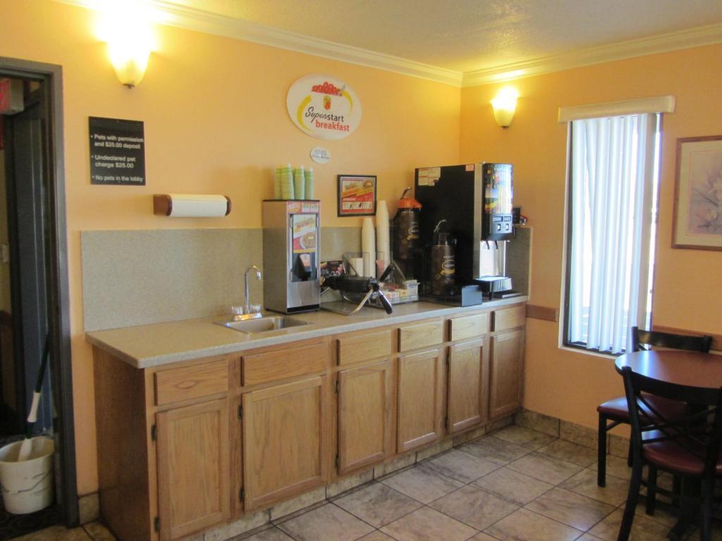 Super 8 By Wyndham Dalhart Motel Luaran gambar
